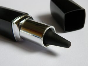 アートメイクのアイライン施術で痛み殆どなしの体験談は？