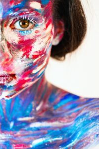 医療アートメイクの色ムラはどう対処すればいい？